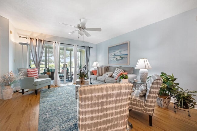 Photo - GORGEOUS 2 BEDROOM, 2 BATHROOM 1ST FLOOR CONDO LOCATED IN THE HIGHLY SOUGHT AFTER TENTH FAIRWAY A...