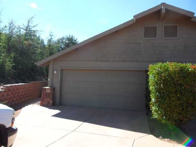 Photo - 2 bed / 2 bath - 2 car attached garage