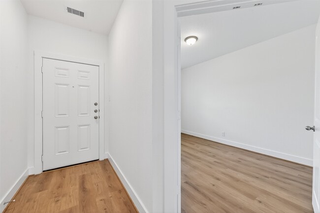 Photo - 4506 Blue Mountain Laurel St