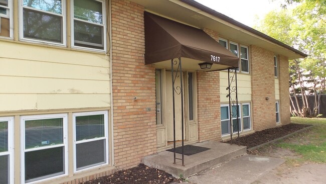 Building Photo - 2-Bed 1-Bath Unit 4
