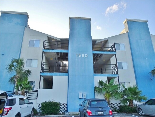 Building Photo - 1580 Harbor Dr Unit 321