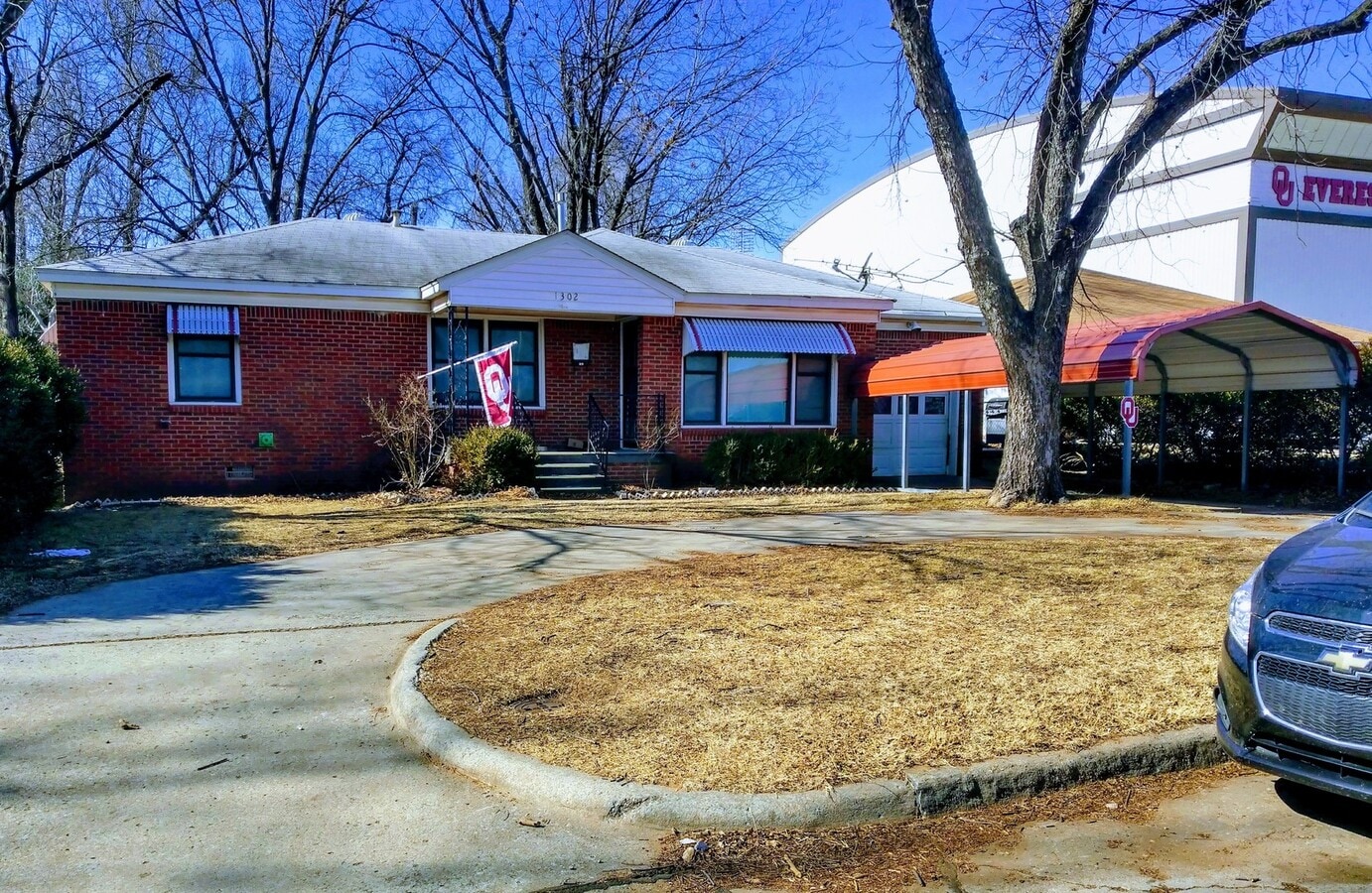 Photo - PRE-LEASING FOR FALL! 3 bed, 2 bath home walking distance to OU Campus!