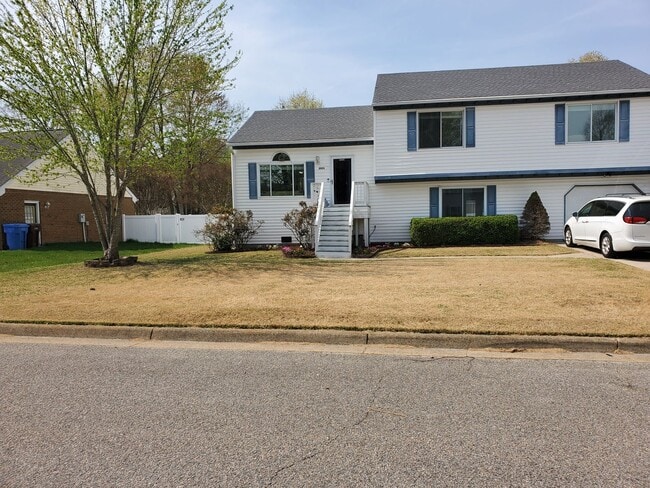 Building Photo - Deep Creek