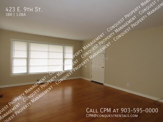 Photo - 423 E 9th St