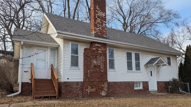 Photo - 1015 A Ave E