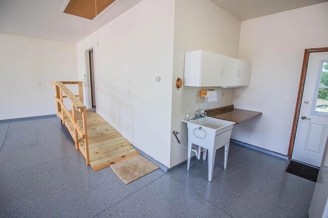 Garage - 144 N Pleasant View Rd Unit Condo