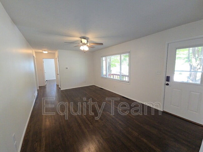 Photo - 120 Circle Dr