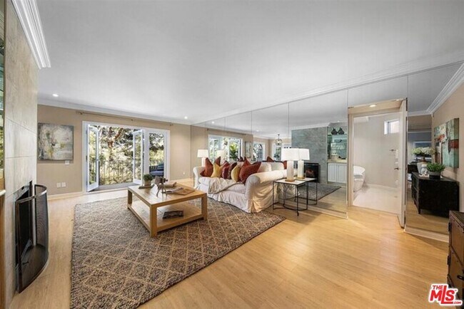 Building Photo - 2345 Roscomare Rd Unit 201 Rental