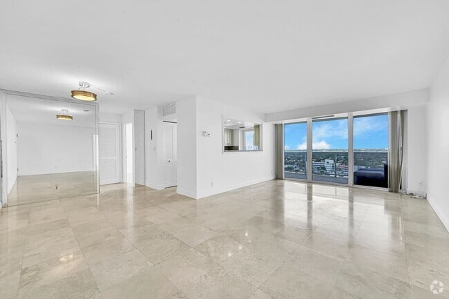 Building Photo - 2841 N Ocean Blvd Rental