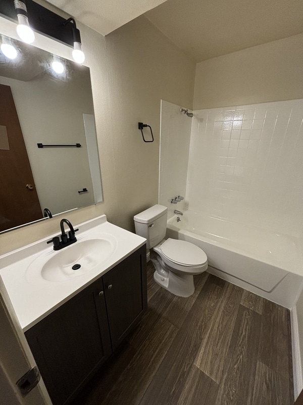 Photo - 2014 W Woodriver Dr