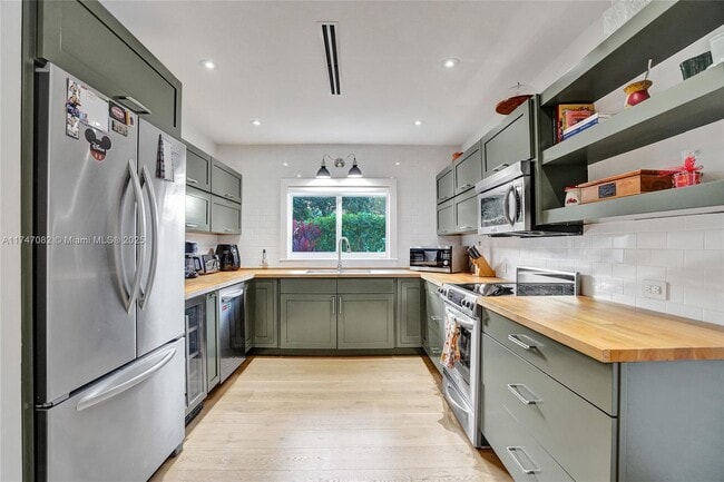 Photo - 1223 NE 102nd St