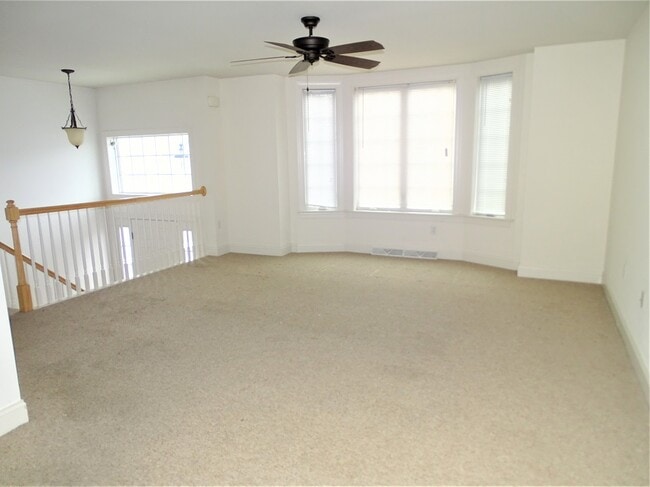 Photo - 766 Oak Leaf Ln