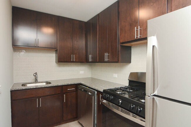 Photo - 535 W Surf St Unit 912