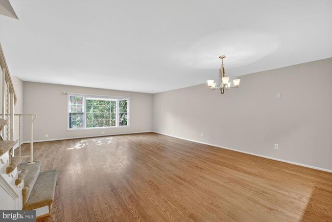 Photo - 4843 Sangamore Rd