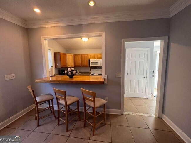 Photo - 285 Savannah Ave