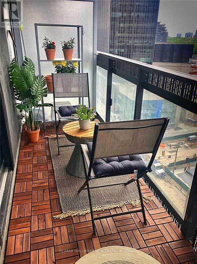Photo - 8 Eglinton Ave E Unit 604