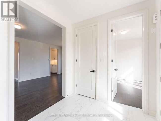 Photo - 4 Mayflower Gdn