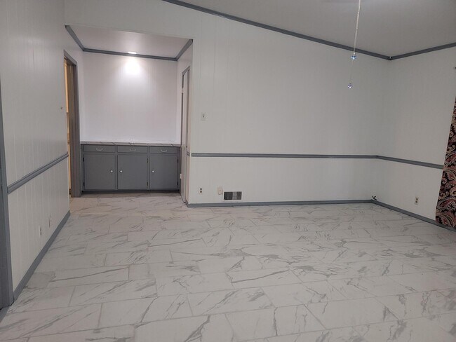 2nd open living space - 7945 Habersham Ln