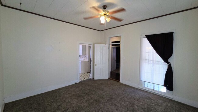 803 Montana St