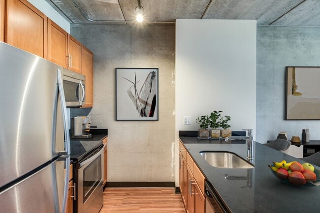 Photo - 618 South Main Apartments