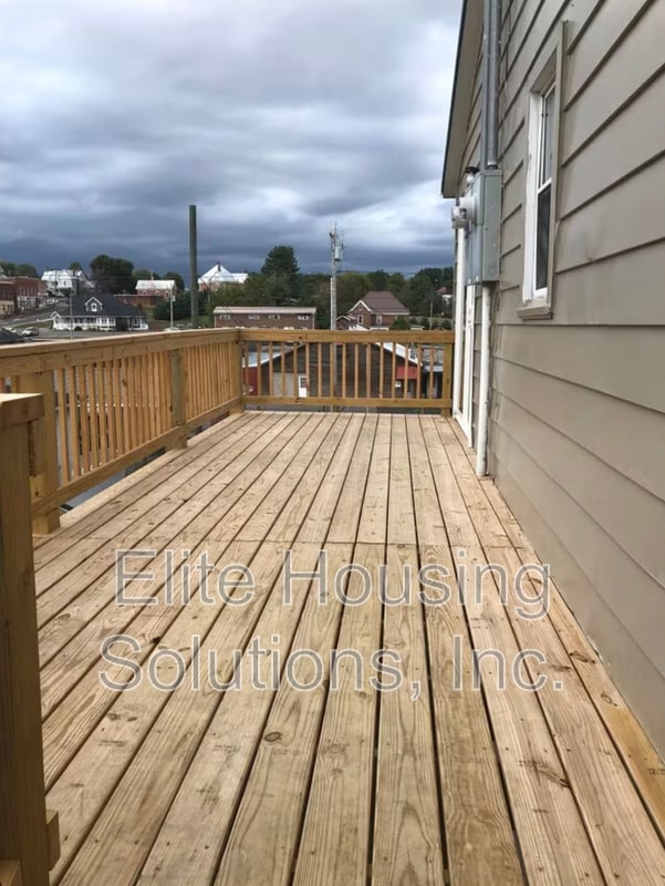 Photo - 204 Maple Ave