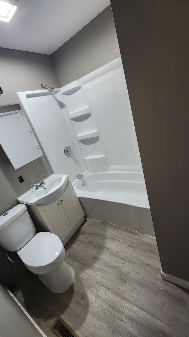 Photo - 864 E 35th Ct