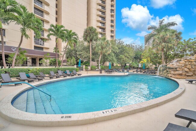 Building Photo - 2480 Presidential Way Unit 303 Rental