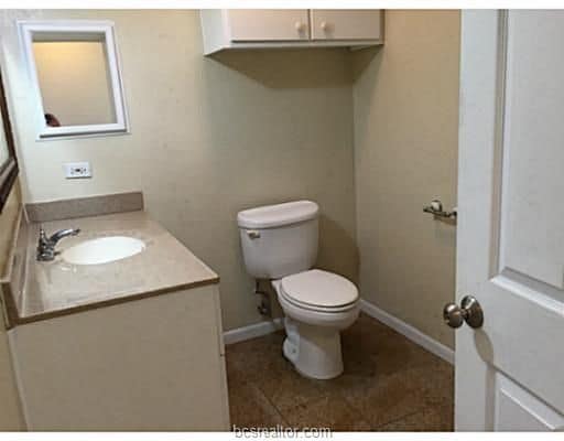 Photo - 500 Nagle St