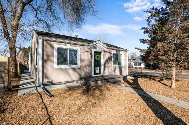 Photo - 895 Grove St