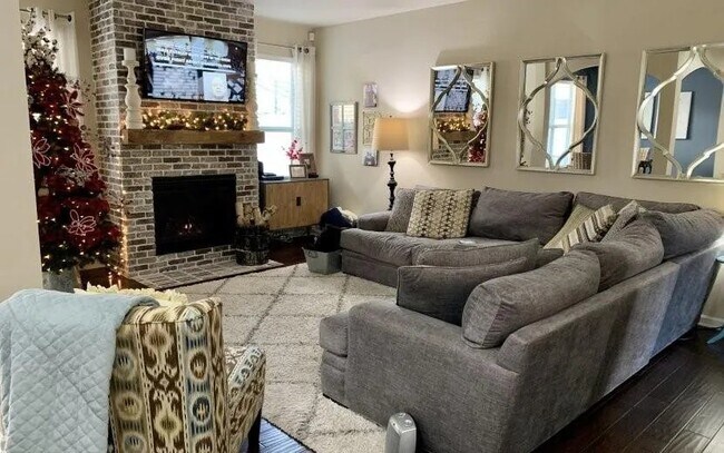 Photo - 3393 Castleberry Village Cir