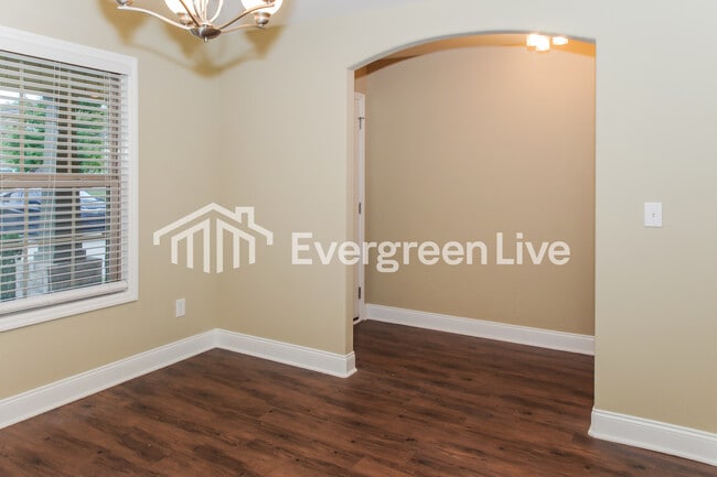 Photo - 3013 Monterey Dr SW