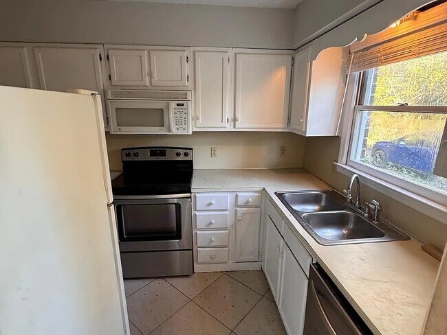 Photo - 516 34th Ave N