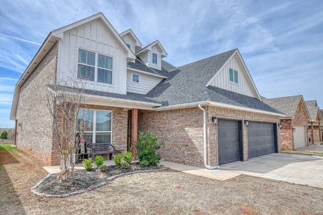 Building Photo - Spacious 5-Bedroom Home with 3 Full Baths ...