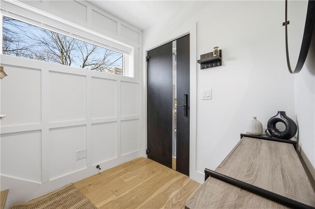 Photo - 434 Markham St SW