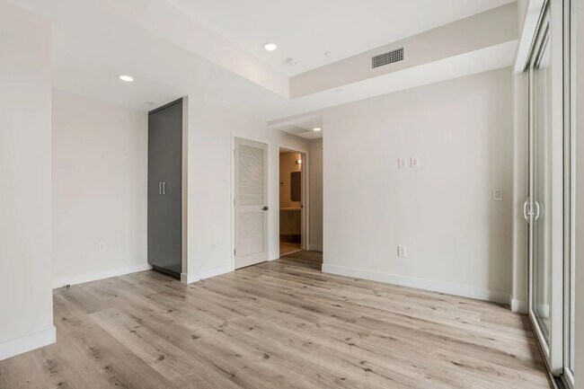 Photo - Jade of Palms