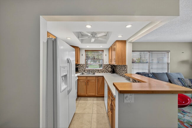 Photo - 125 Newport I