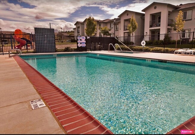 Shasta Courtyards