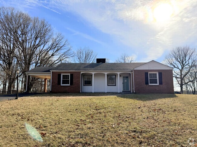 Building Photo - 3 Bedroom Home in Amherst County