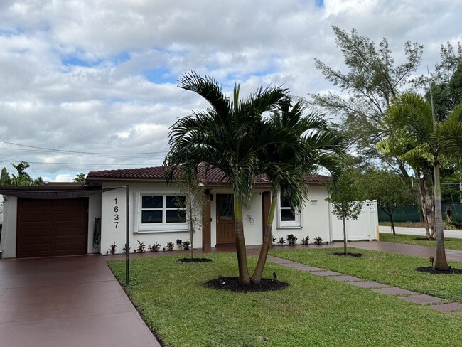 Photo - 1637 SE 1st St Unit 0