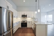 2BR, 1BA - 940SF - Kitchen
