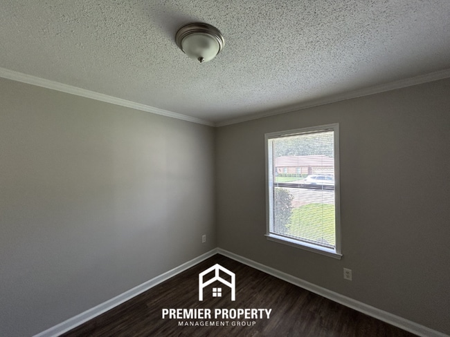 Photo - Charming 3 Bedroom Rental on Palgrave Lane - Open Kitchen & Fenced Yard