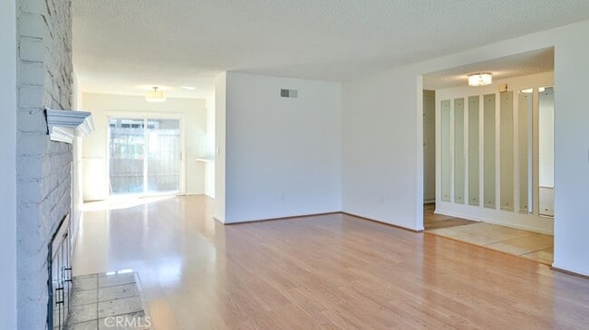 Photo - 12700 Newport Ave Unidad 3