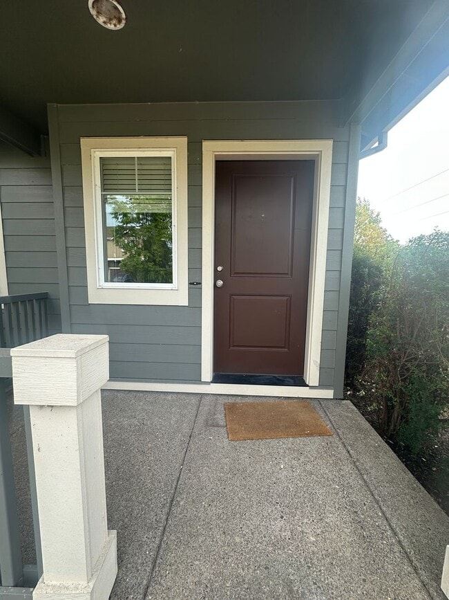Building Photo - New carpet Rental