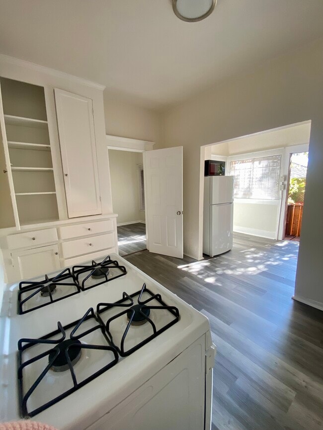 Photo - 7284 Fountain Ave