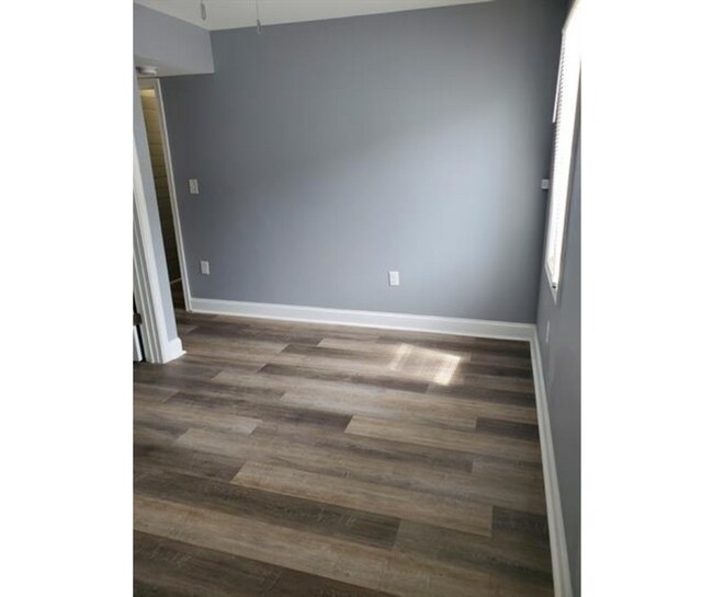 Photo - 2101 McHenry St Unit 6 Available $550 6