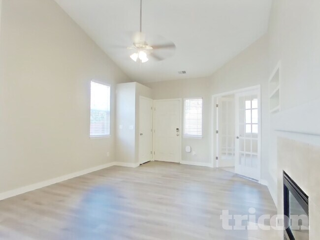 Photo - 12981 Roslyn St