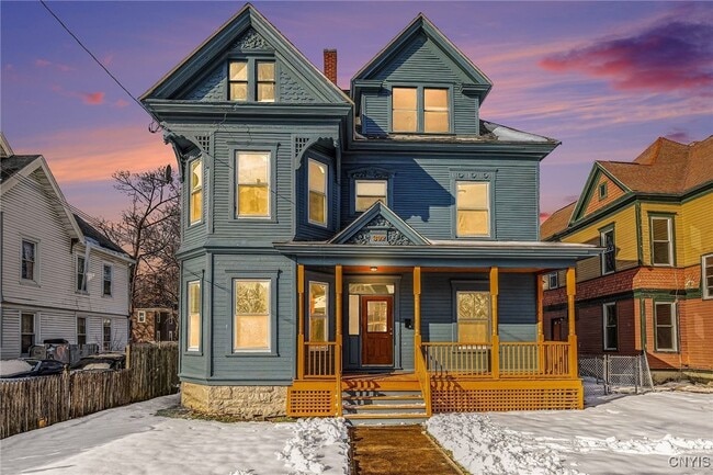 Photo - 302 Kellogg St