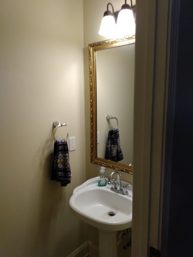 Photo - 2206 Anderson Rd