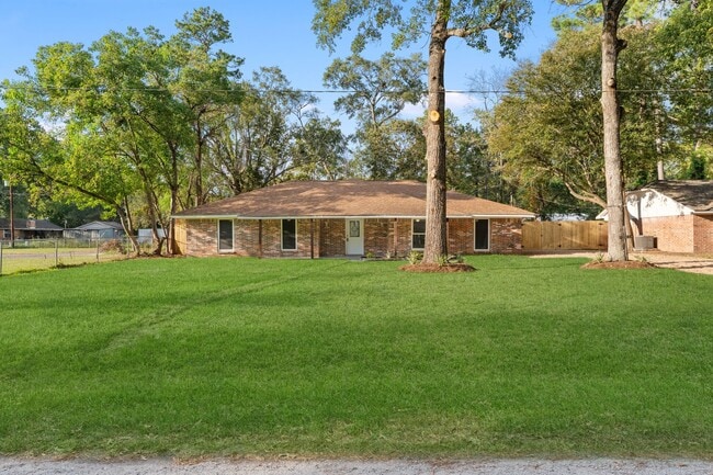 Photo - 18049 Martin Dr