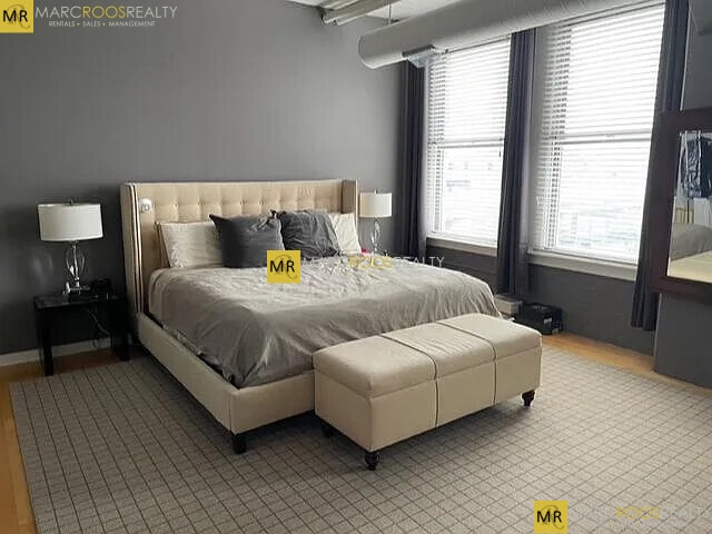 Photo - 210 South St